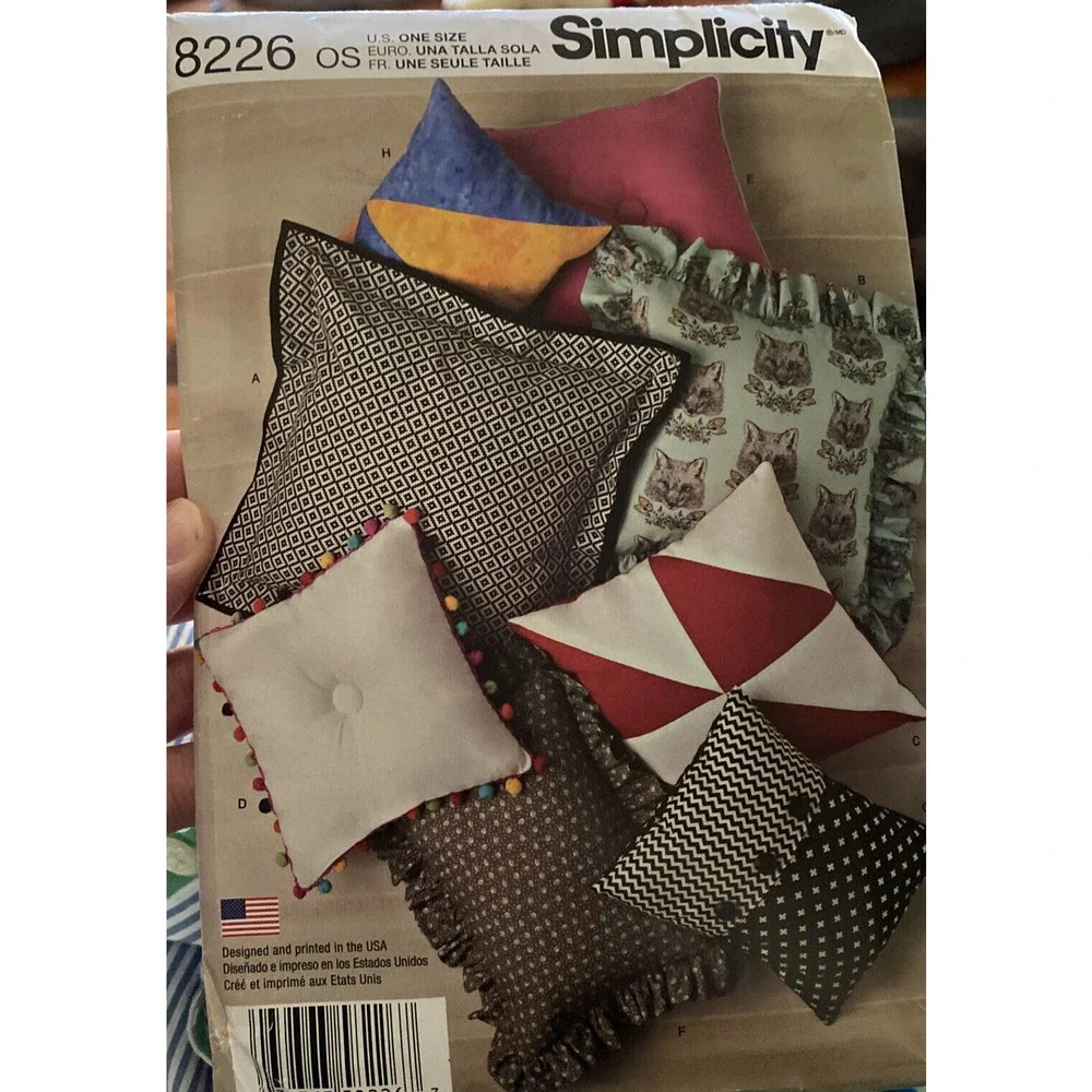 Simplicity 8226 Uncut Easy Pillows.‎ Home Decorating Pattern. 8 Choices.